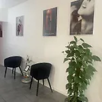 Anna Livia Κάννες
