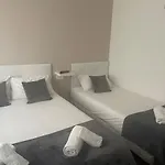 安娜里维阿酒店 酒店 戛纳