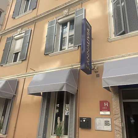 安娜里维阿酒店 酒店 戛纳